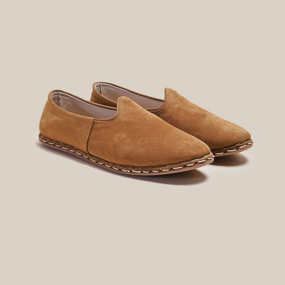 Taos Sabah in natural Nubuck leather in cinnamon. Brand new!